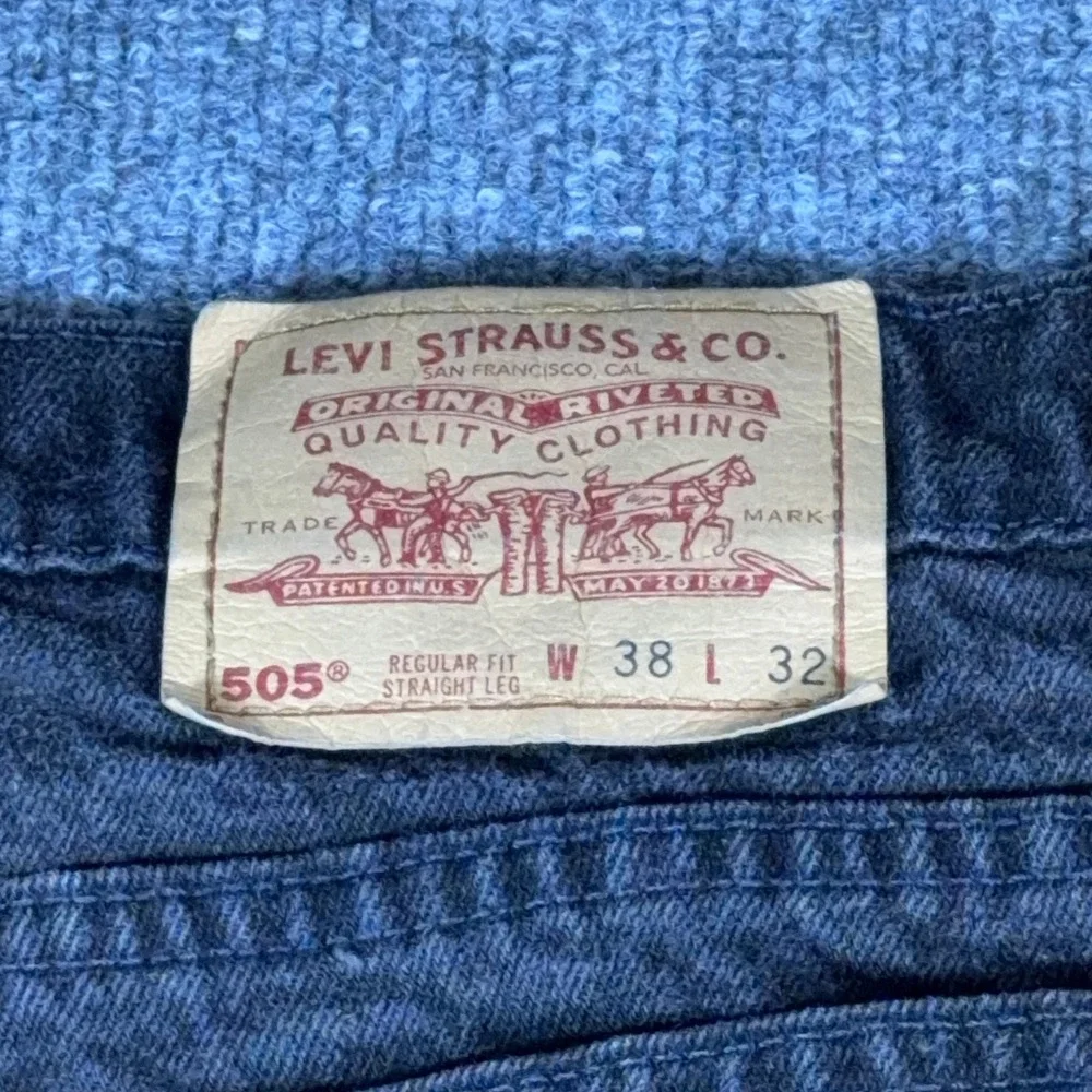 Vintage Levis 505 Mens Black Denim Jeans 38x32 Made in USA Regular Straight 90s